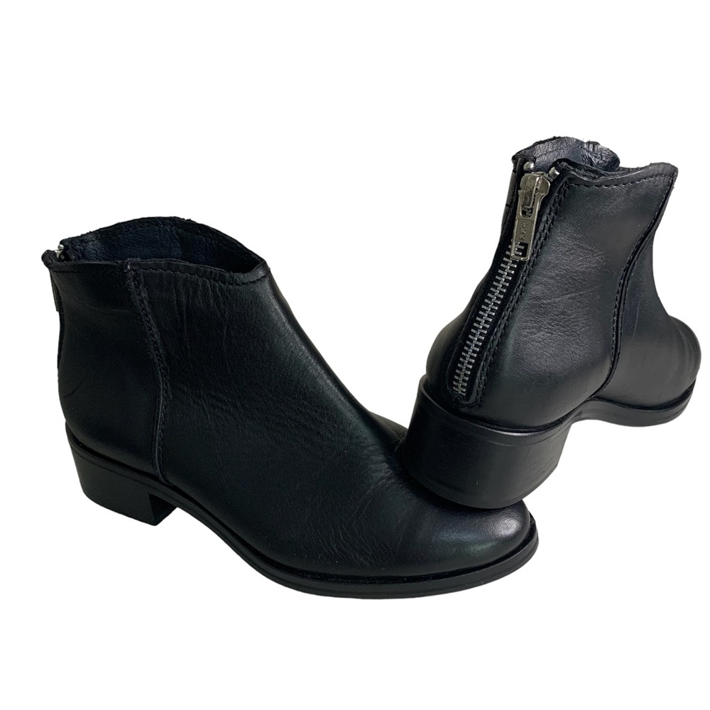 Artisan By Zigi Woman’s Georgie Leather Ankle Boots Size 6.5. Black 1 1/2” Heels